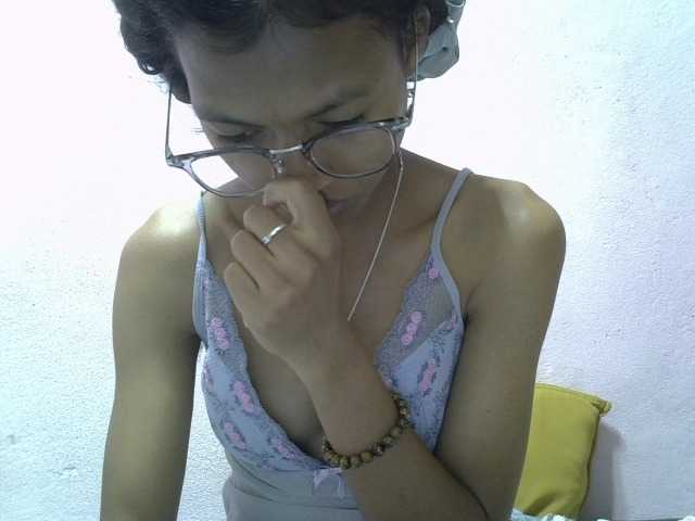 Yalane live cam on BongaCams