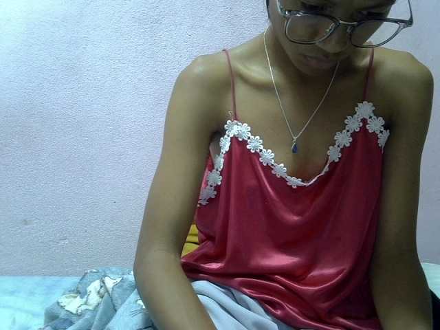 Yalane live cam on BongaCams