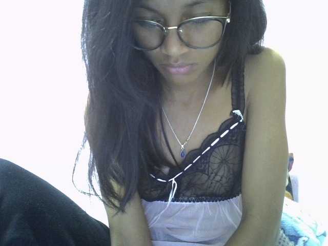 Yalane live cam on BongaCams
