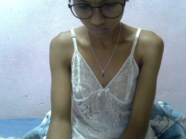 Yalane live cam on BongaCams
