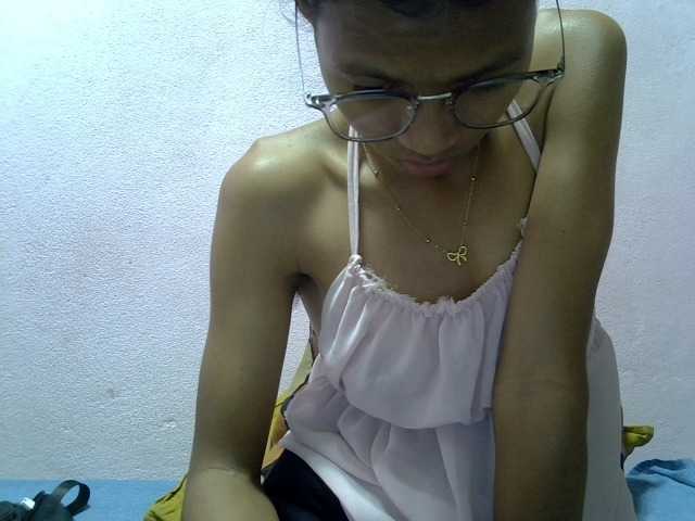 Yalane live webcam show