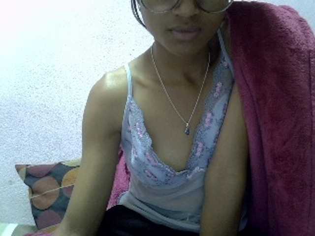 Yalane live cam on BongaCams