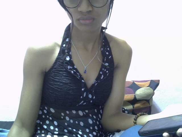 Yalane live cam on BongaCams