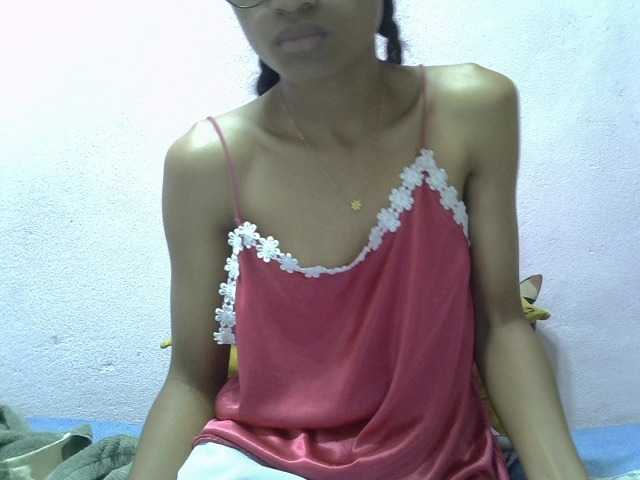 Yalane live cam on BongaCams