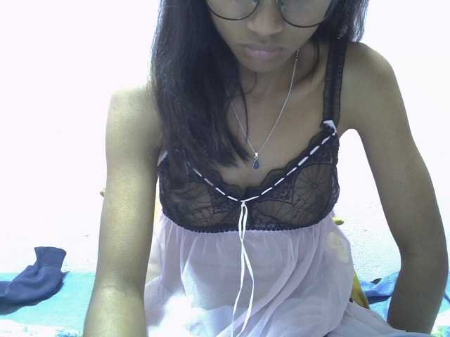 Yalane live cam on BongaCams