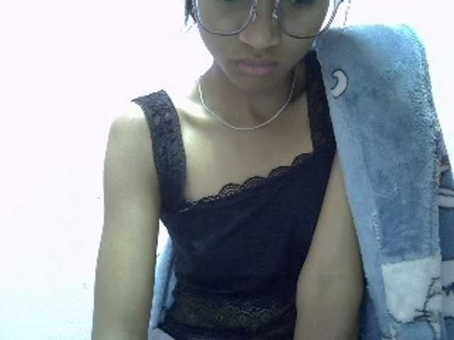 Yalane live cam on BongaCams