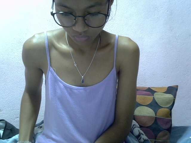 Yalane live cam on BongaCams