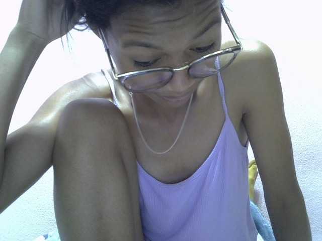 Yalane live cam on BongaCams