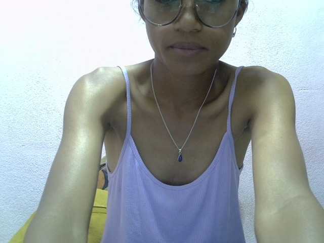 Yalane live cam on BongaCams