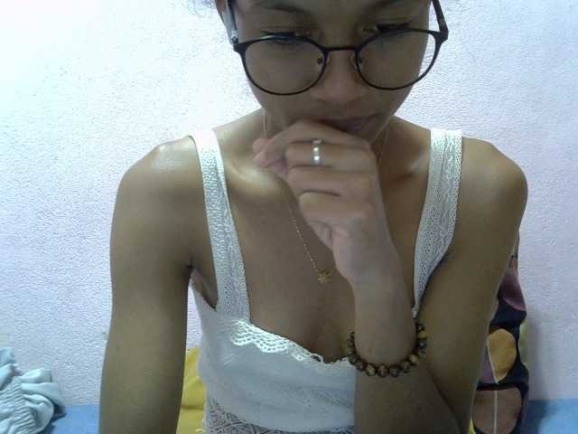 Yalane live cam on BongaCams
