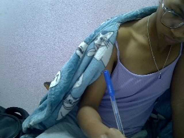 Yalane live cam on BongaCams