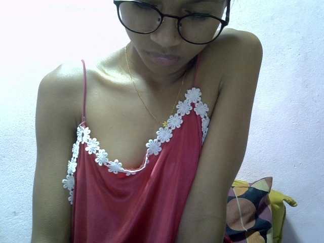 Yalane live cam on BongaCams