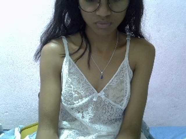 Yalane live cam on BongaCams