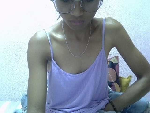 Yalane live cam on BongaCams