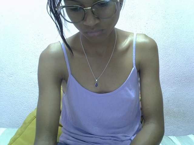 Yalane live cam on BongaCams