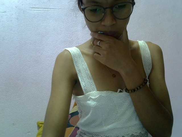Yalane live cam on BongaCams