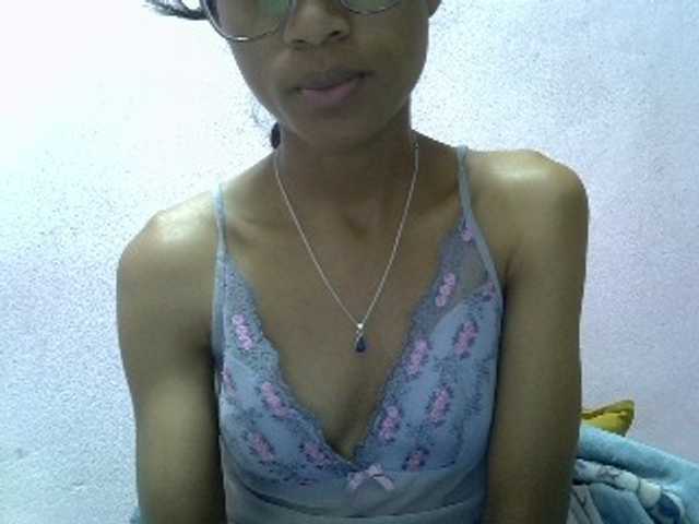 Yalane live cam on BongaCams