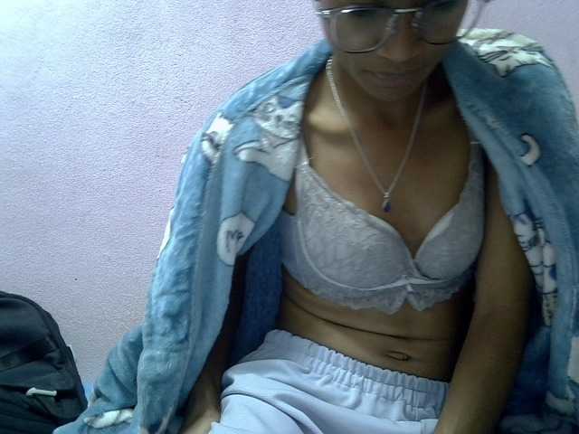 Yalane live cam on BongaCams