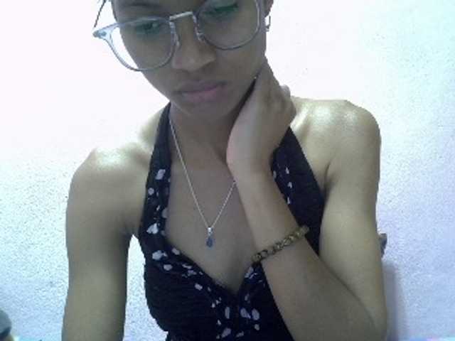 Yalane live cam on BongaCams