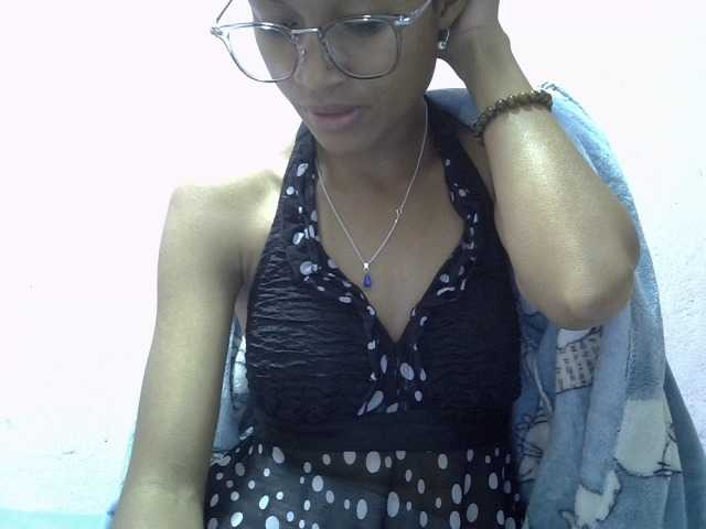 Yalane live cam on BongaCams