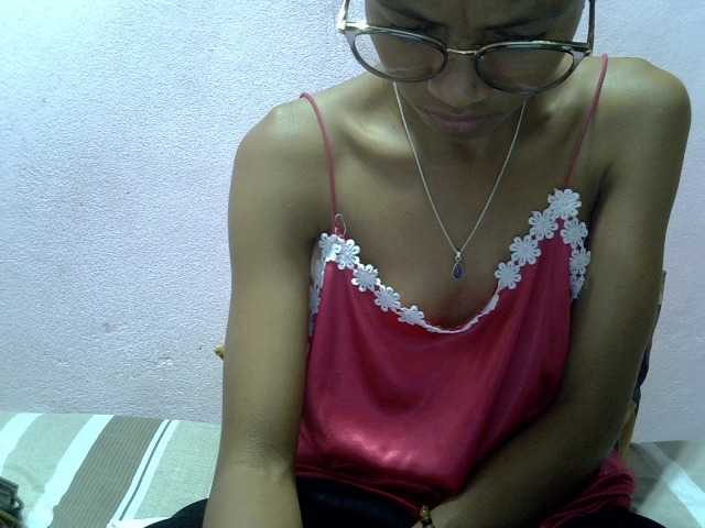 Yalane live cam on BongaCams
