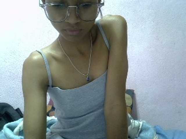 Yalane live cam on BongaCams