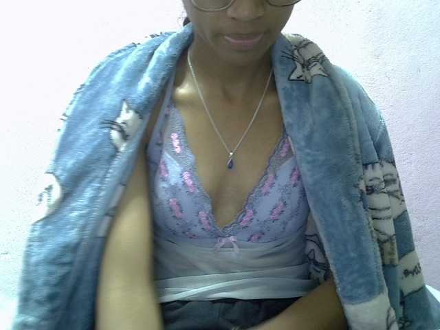 Yalane live cam on BongaCams