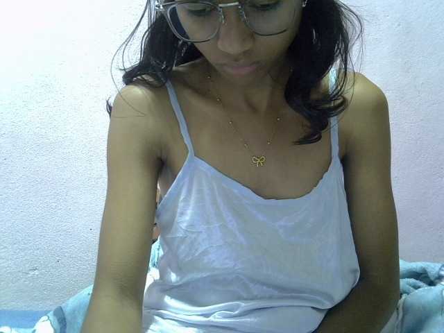 Yalane live webcam show