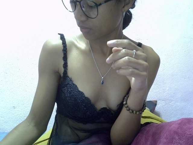 Yalane live cam on BongaCams