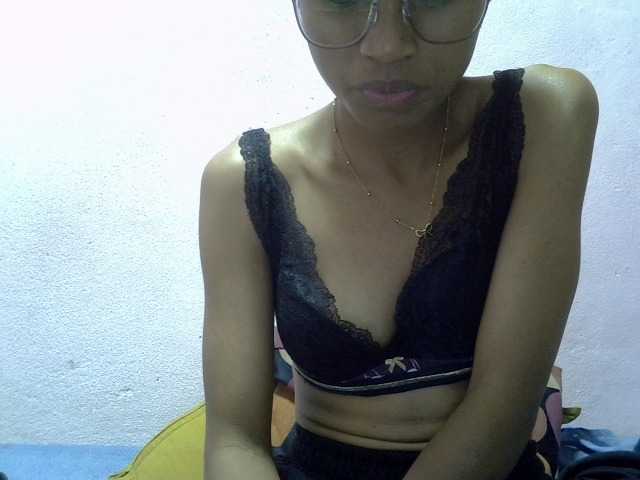Yalane live cam on BongaCams