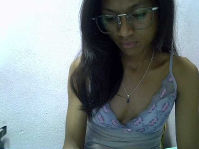 Yalane live cam on BongaCams