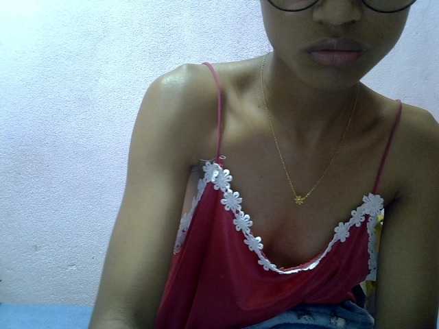 Yalane live cam on BongaCams