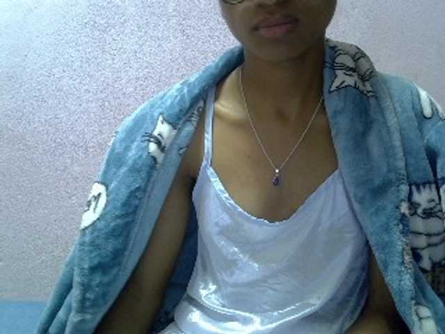 Yalane live cam on BongaCams