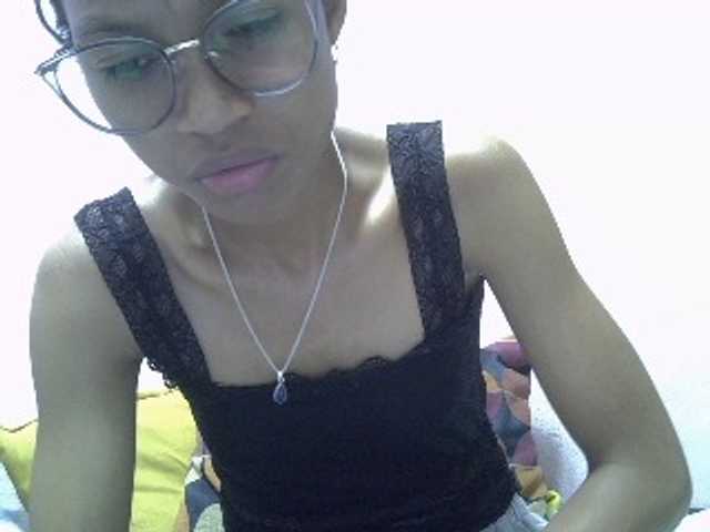 Yalane live cam on BongaCams