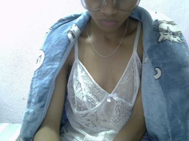 Yalane live cam on BongaCams