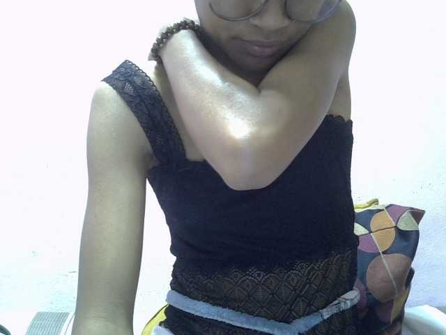 Yalane live cam on BongaCams