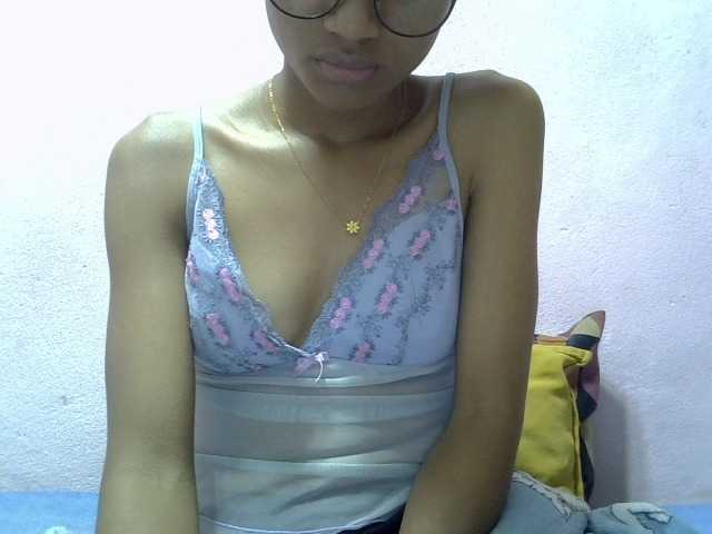 Yalane live cam on BongaCams