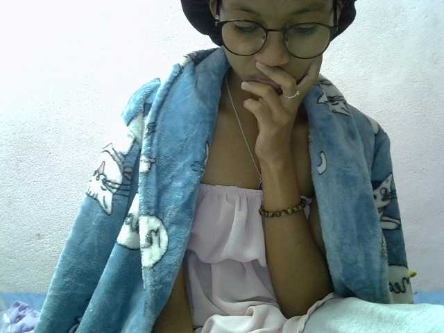 Yalane live cam on BongaCams