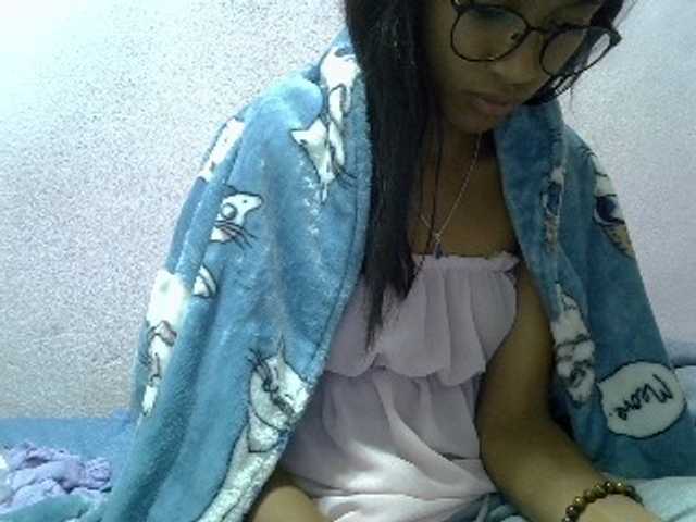Yalane live cam on BongaCams