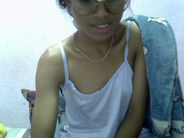 Yalane live cam on BongaCams