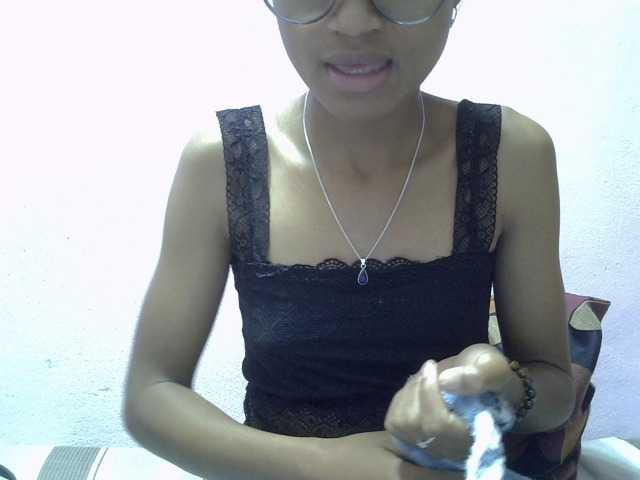 Yalane live cam on BongaCams