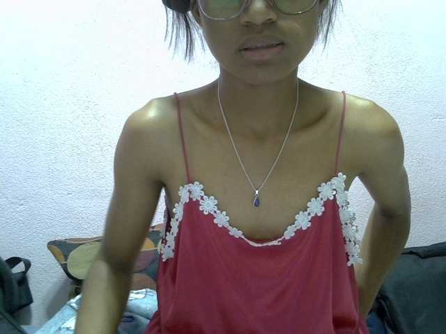 Yalane live cam on BongaCams