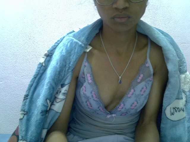 Yalane live cam on BongaCams