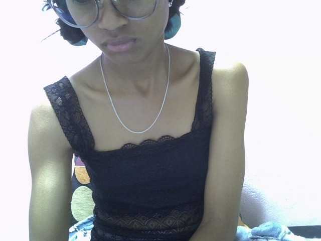 Yalane live cam on BongaCams