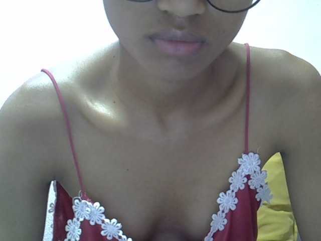 Yalane live cam on BongaCams