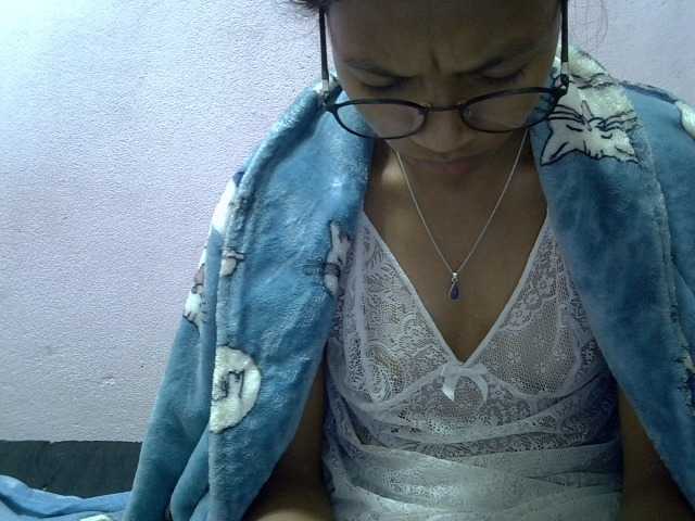 Yalane live cam on BongaCams