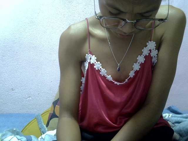 Yalane live cam on BongaCams