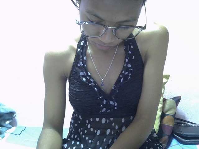 Yalane live cam on BongaCams