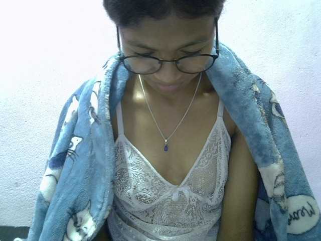 Yalane live cam on BongaCams