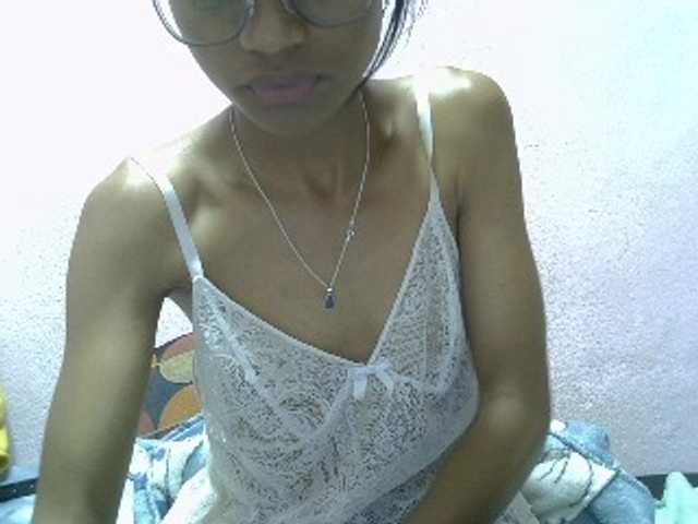 Yalane live cam on BongaCams